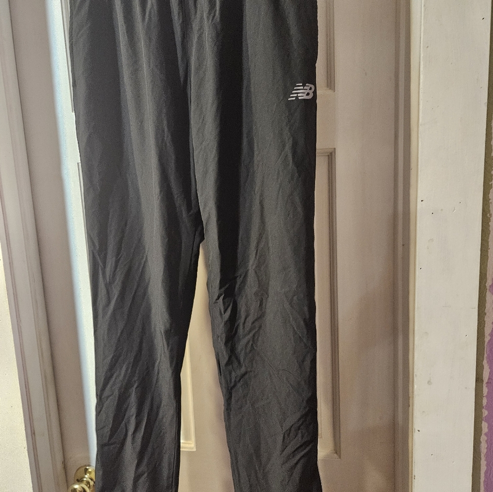 New Balance Black Athletic Men's Pants Size Medium - Picture 3 of 15